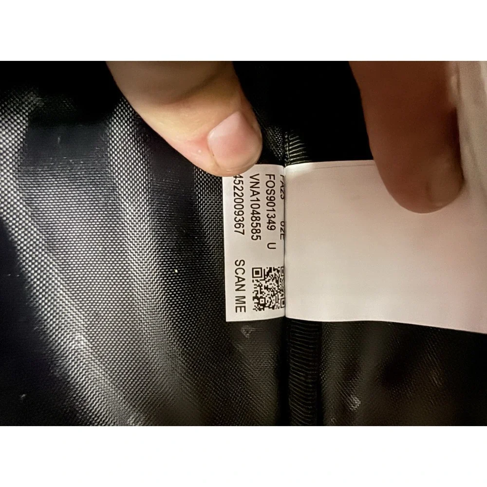 Oakley Endless‎ Adventure Carry-On Luggage FOS901349 Tree Logo The Classic EUC